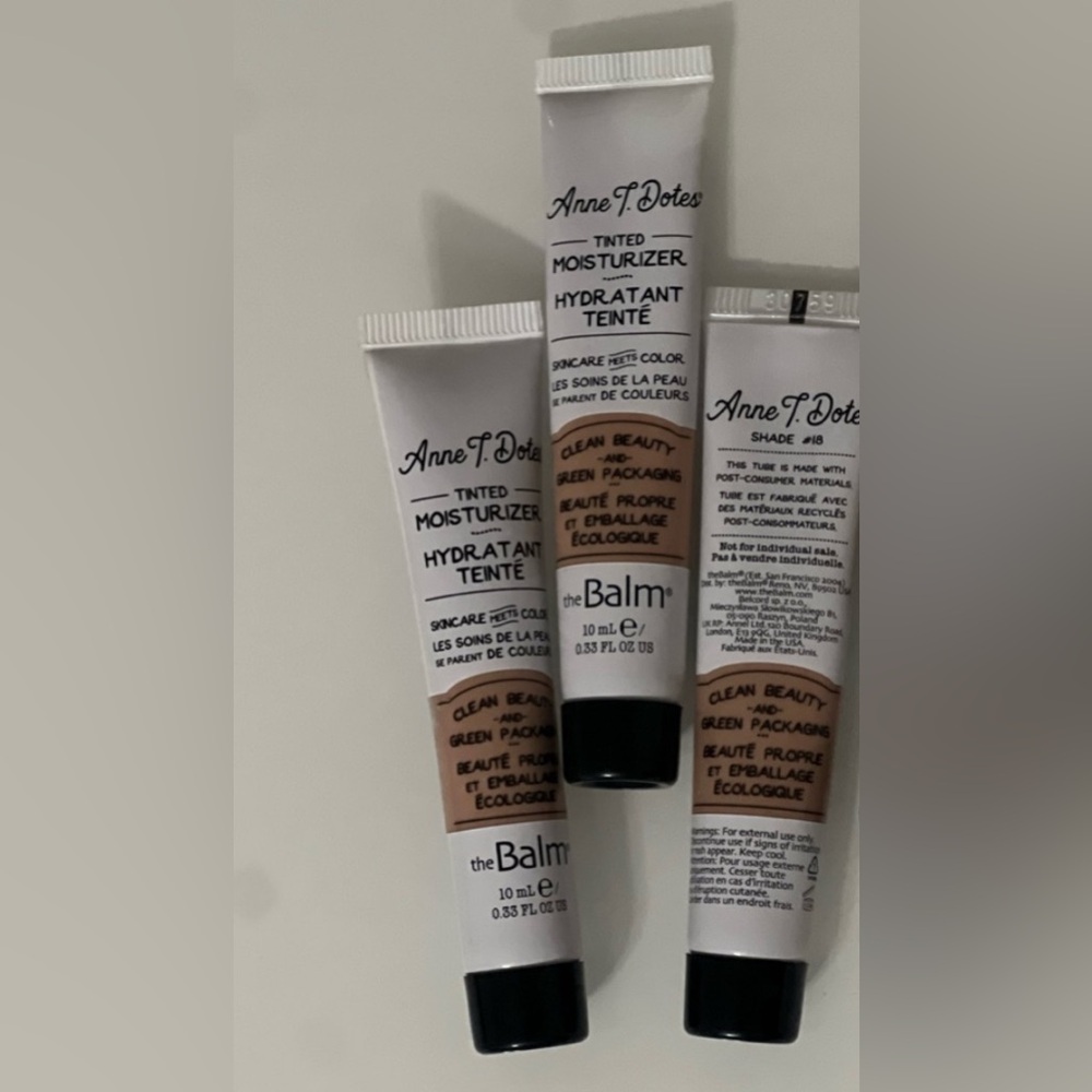 Anne T. Dotes - TINTED MOISTURIZER all of them 20$